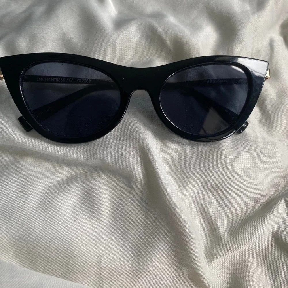 Le Specs Enchantress Black Cat Eye Sunglasses - Picture 1 of 4